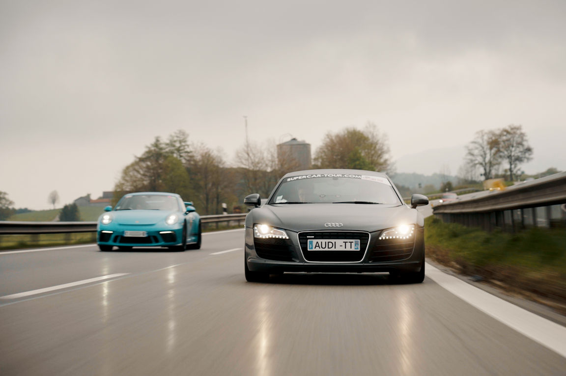 Rallye sur mesure : a car on the road